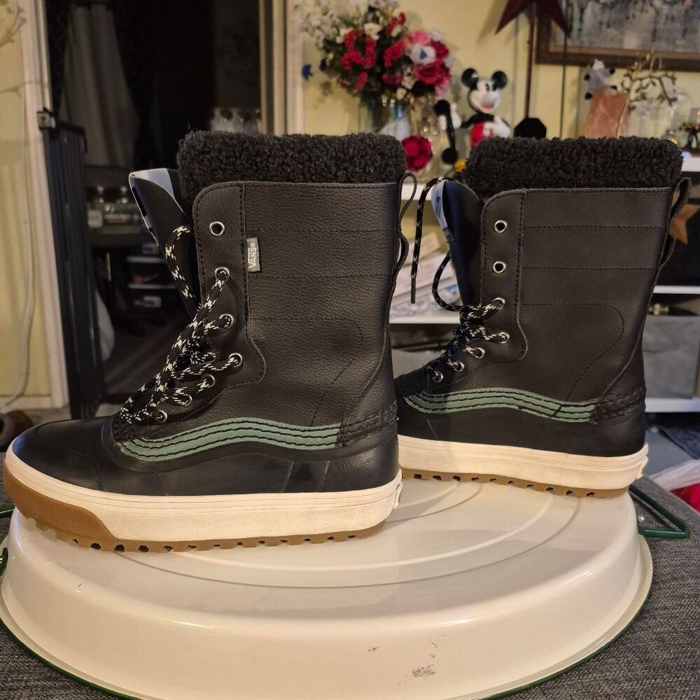 Vans Women's Multi Boots View 5